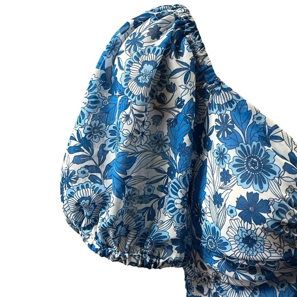 Sincerely Jules Dress Blue White Floral Puff Sleeve Twist Front Cottagecore Chic - Picture 3 of 9